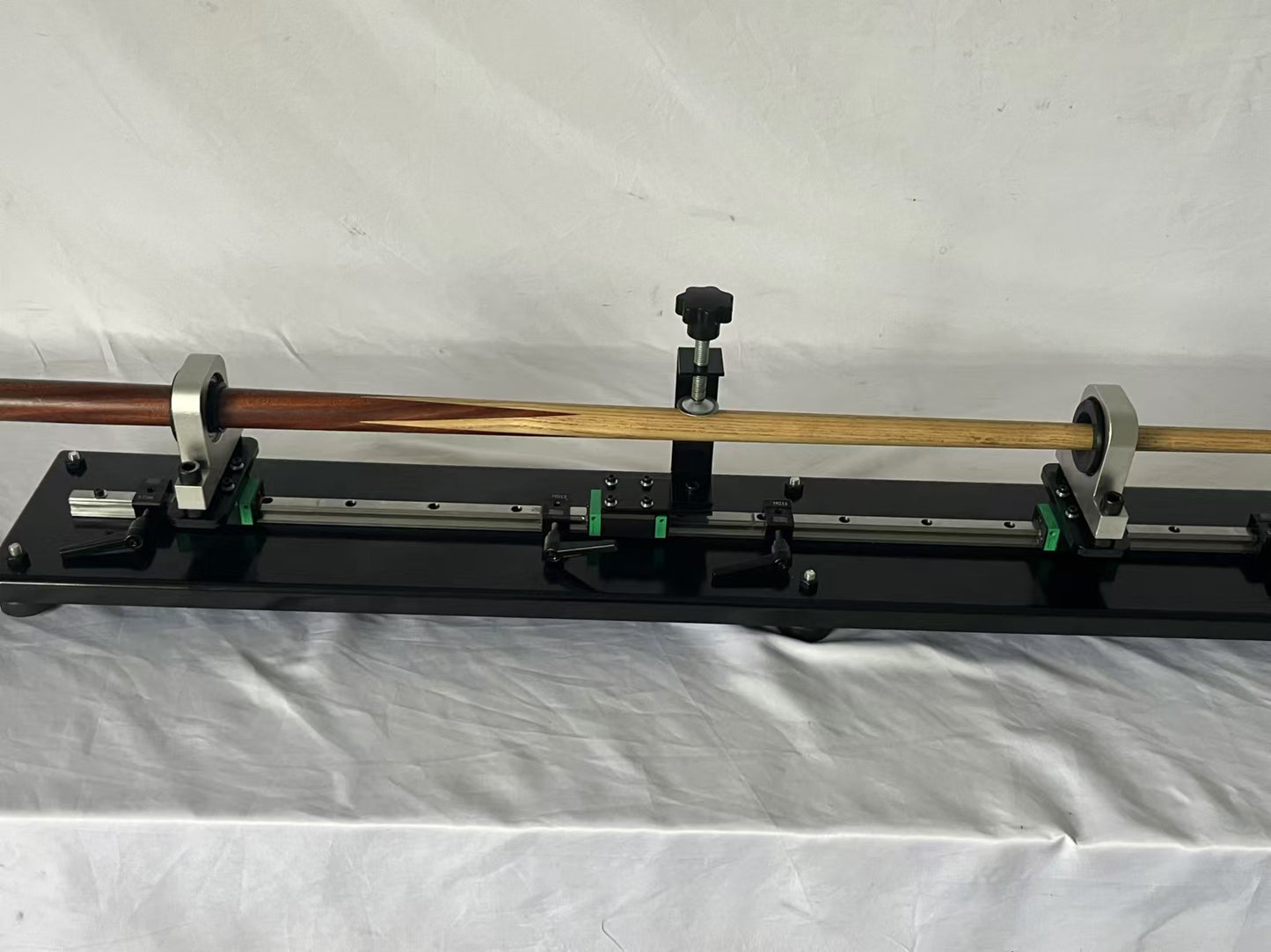 Billiard cue lathe, single track single chuck cue lathe, billiard cue machine tool, billiard cue repairer